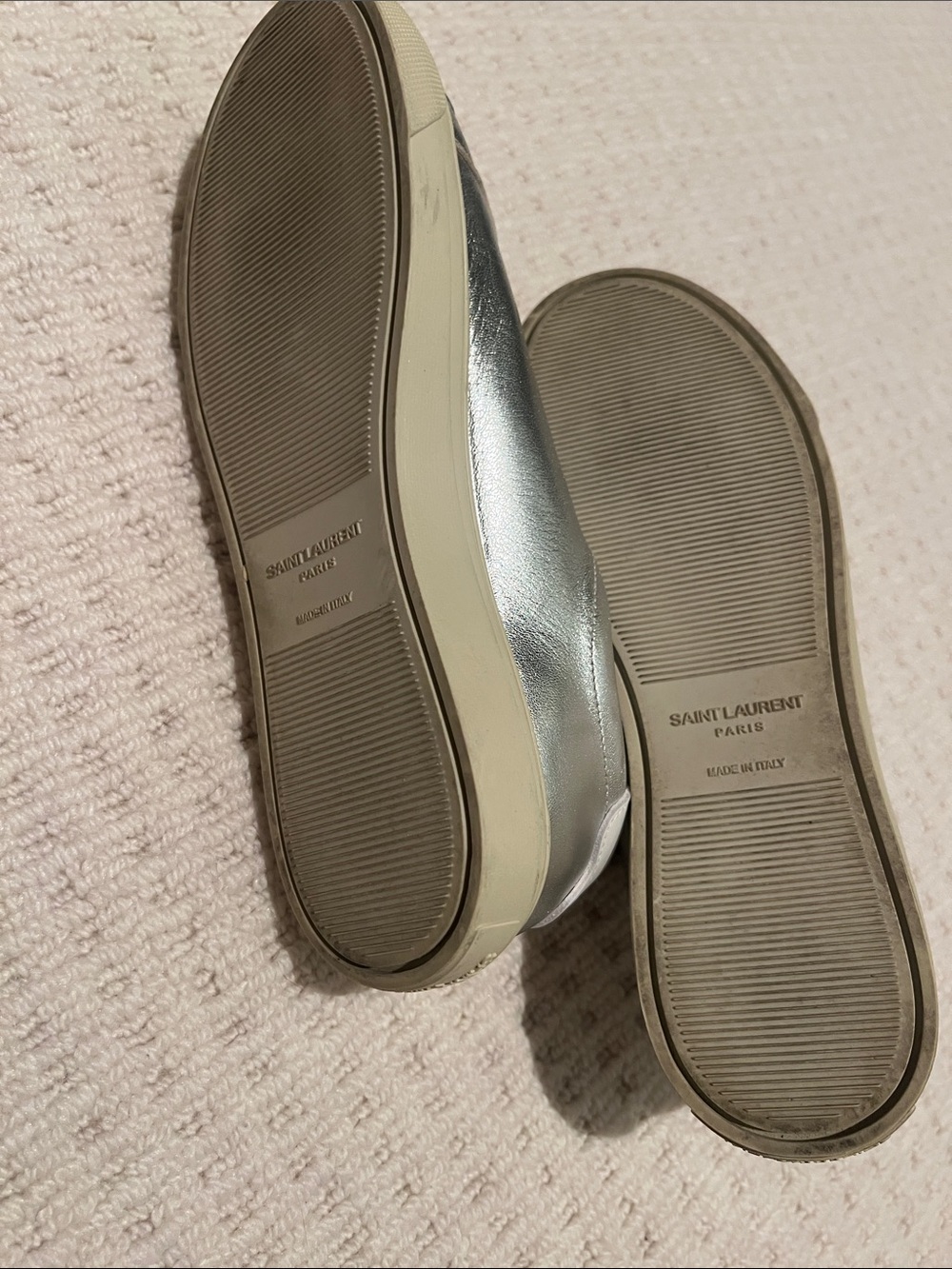 Saint Laurent Metallic Silver Leather Low-Top Sneakers with White Laces - Picture 3 of 5